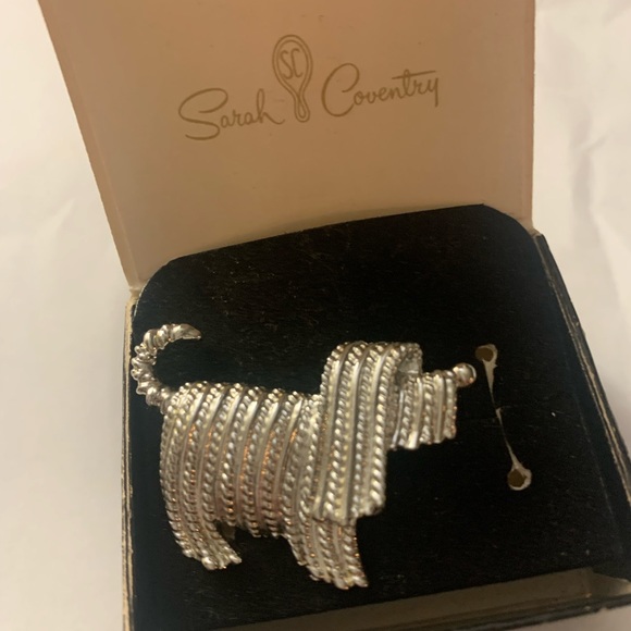 Retro Vintage Sarah Coventry Silver Tone Shaggy Dog Pin Brooch - Picture 7 of 7